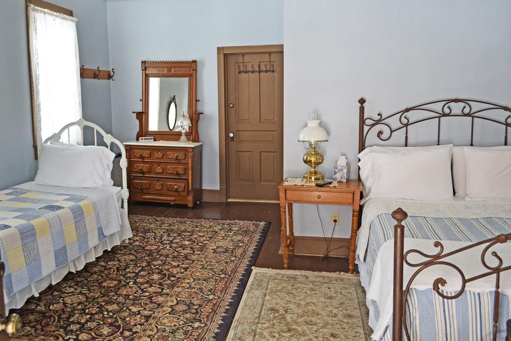Backwoods Bed And Bath Hotel McGregor Exterior foto