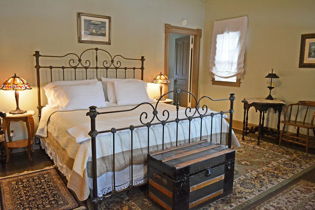 Backwoods Bed And Bath Hotel McGregor Exterior foto