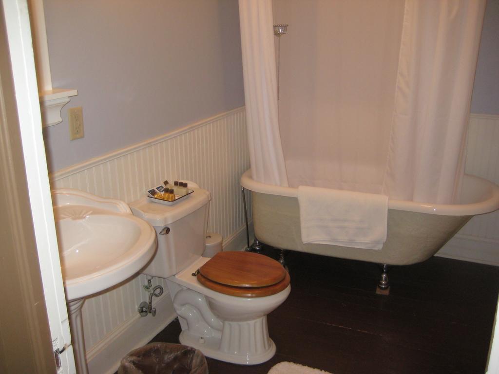 Backwoods Bed And Bath Hotel McGregor Exterior foto